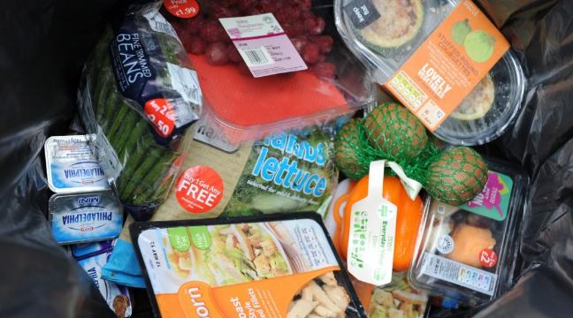 Supermarkets pledge to cut food and drink waste by 20% by 2025