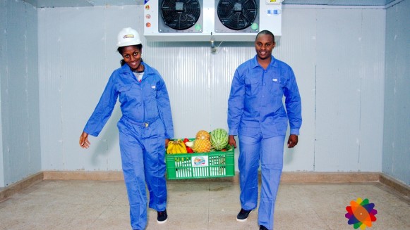 Deze ondernemer uit Tanzania pakt voedselverspilling aan bij de bron