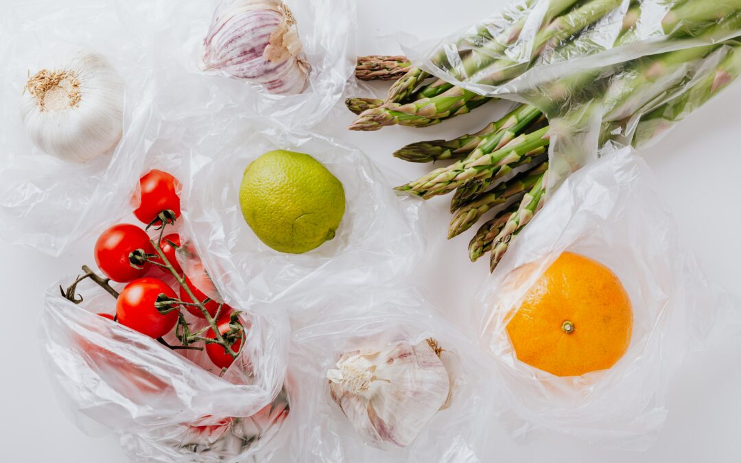Groenten en fruit verpakt in een niet duurzame verpakking